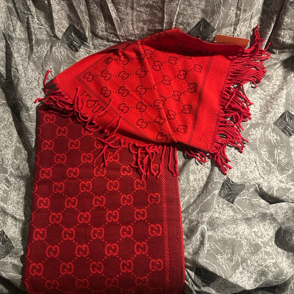 Gucci Burgundy and Red Monogram Scarf - Picture 2 of 3